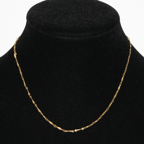 vintage Jewelry - Beautiful vintage gold necklace 15"